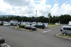 駐車場は220台おけます。