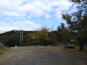 吊り橋を渡ったところから見た橋