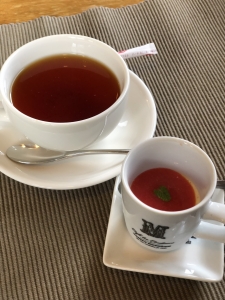 食後のデザートと紅茶